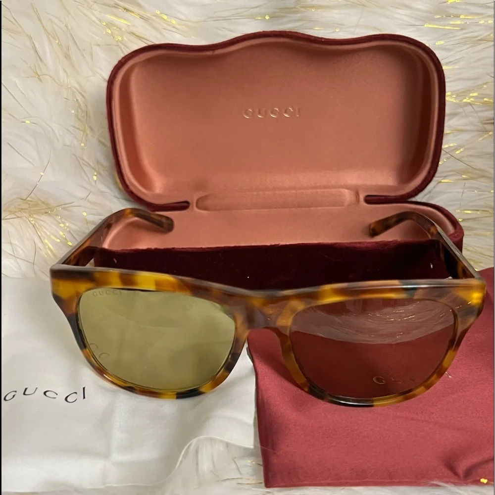 AUTHENTIC GUCCI SUNGLASSES - Picture 3 of 8